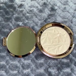 Becca cosmetics Vanilla Quartz